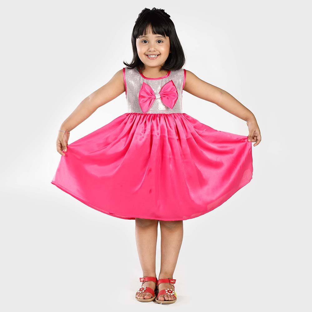 

features material polyester the actual product may differ slightly in