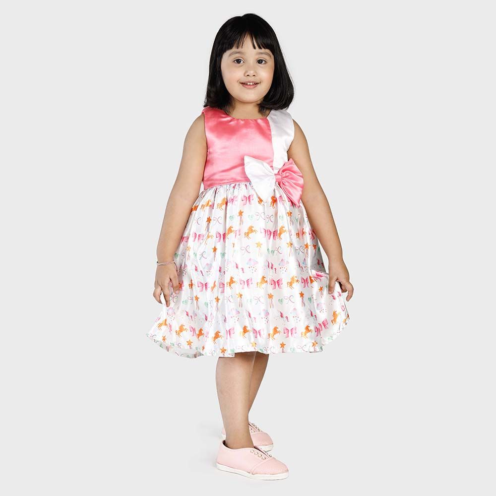 

features material polyester the actual product may differ slightly in