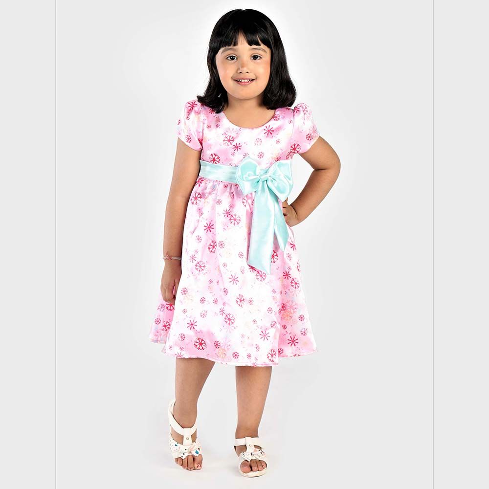 

features material polyester the actual product may differ slightly in