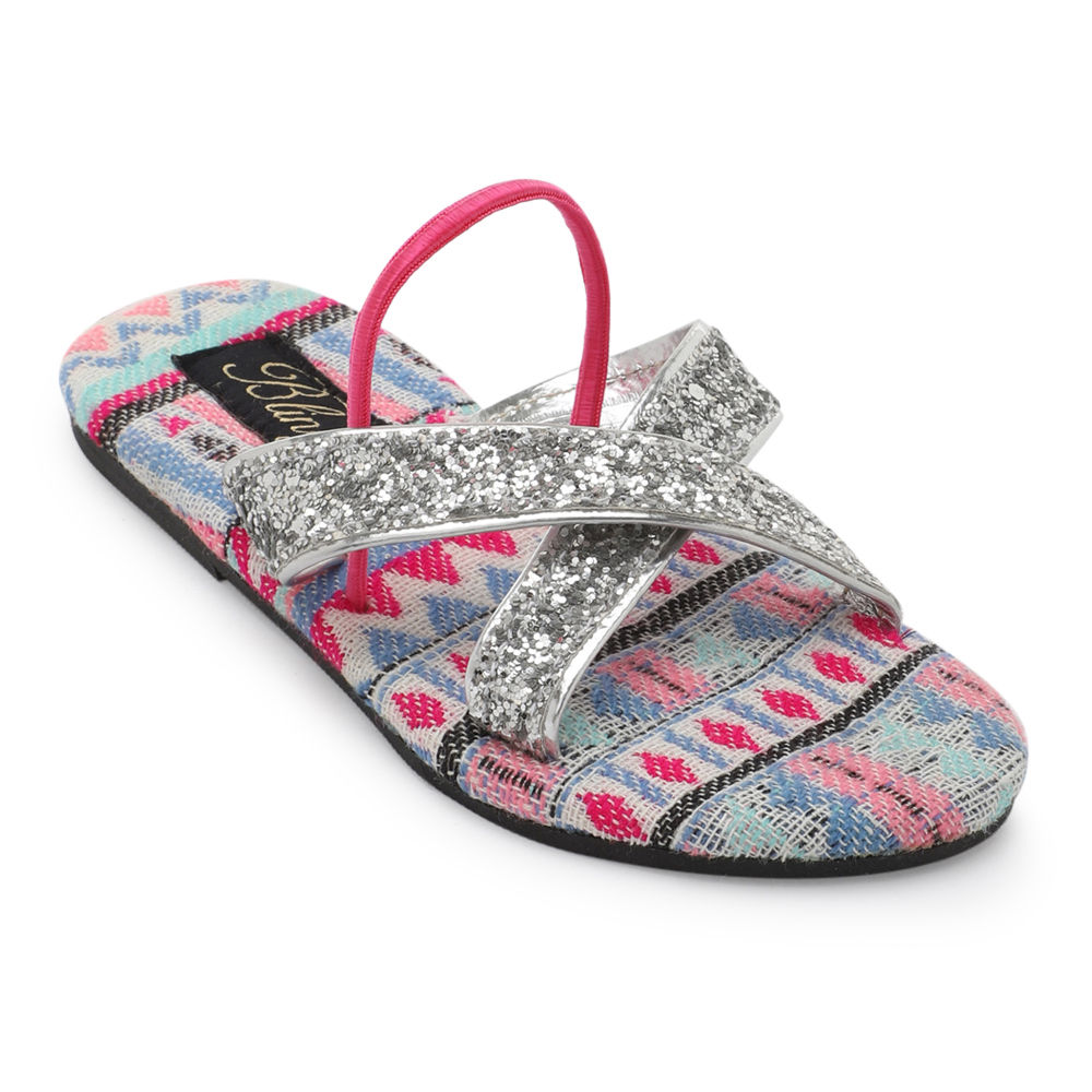 

features upper material fabric sole material pvc the actual product