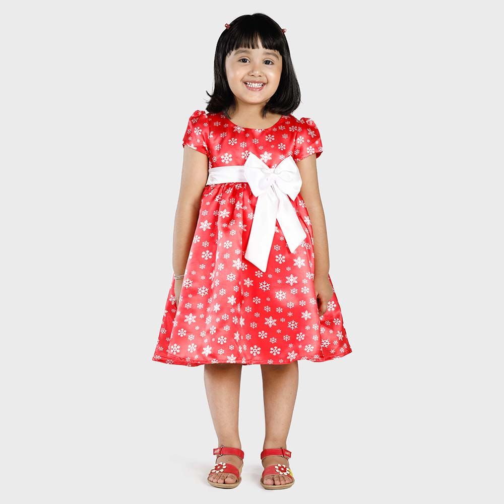 

features material polyester the actual product may differ slightly in