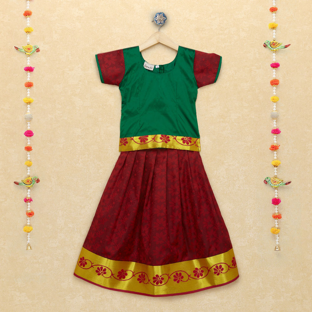 

features the actual product may differ slightly in color from