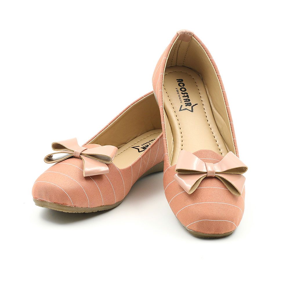 

features material synthetic leather the actual product may differ slightly