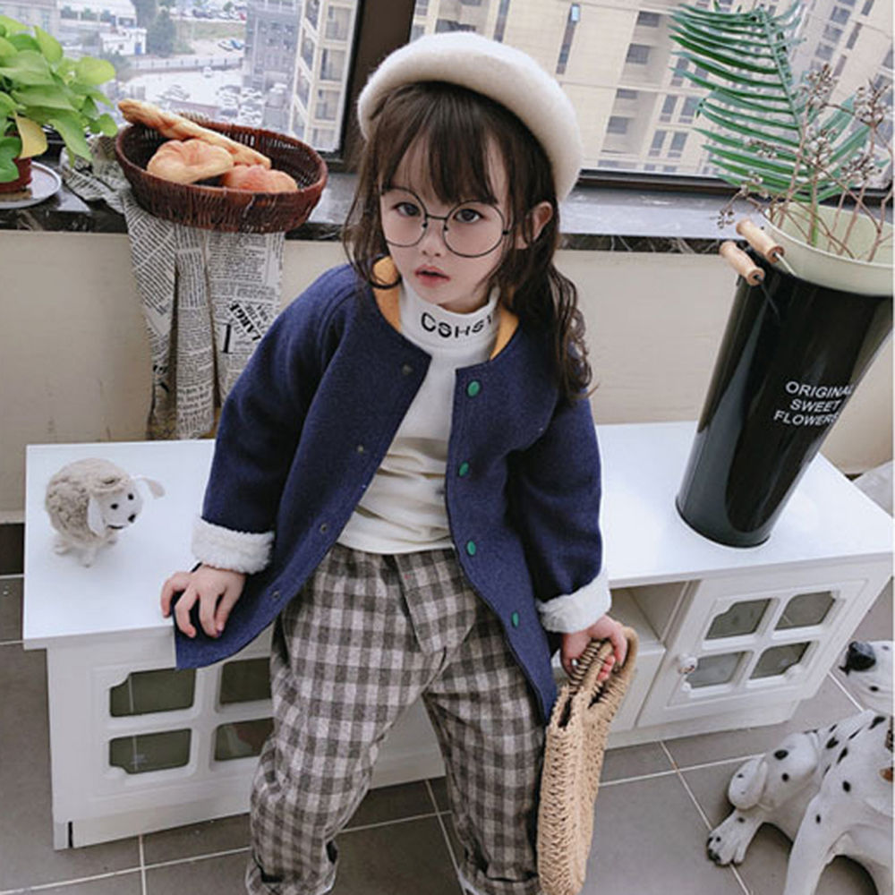 

features material 85 polyester and 15 cotton the actual product