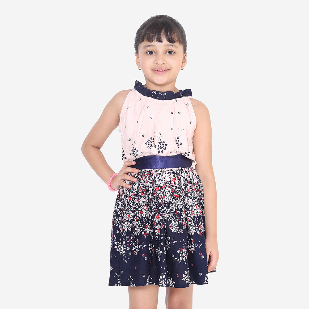 

features material rayon the actual product may differ slightly in