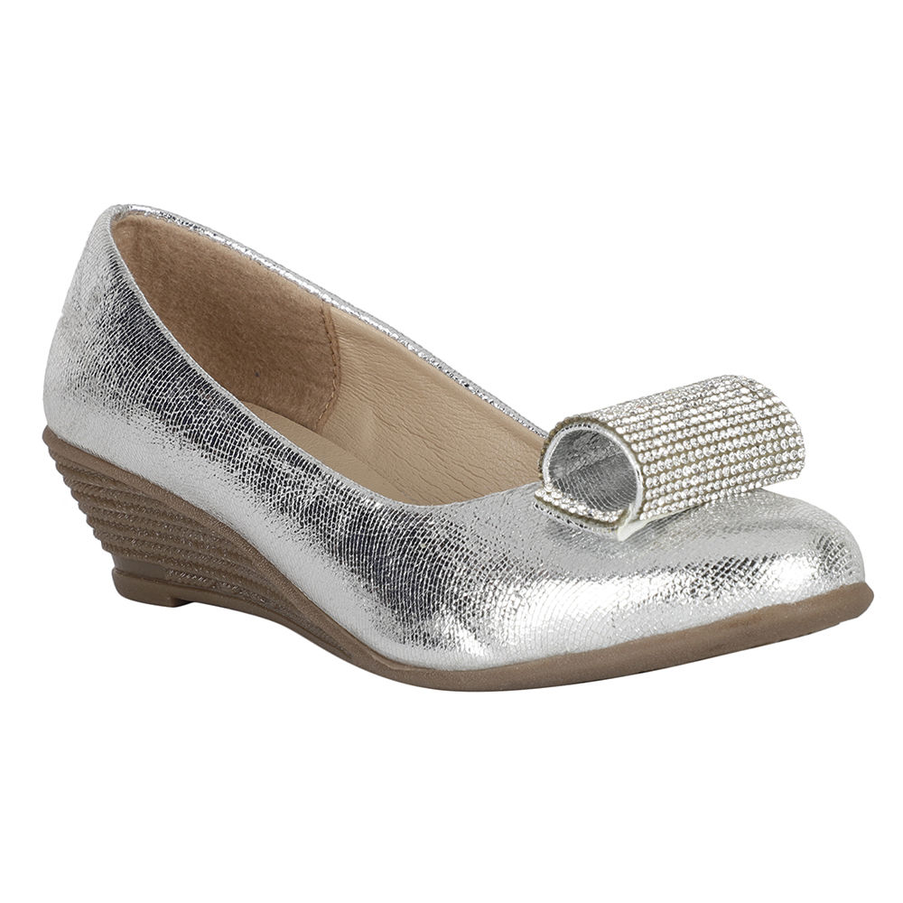 

these are comfortable and light weight for the growing pretty