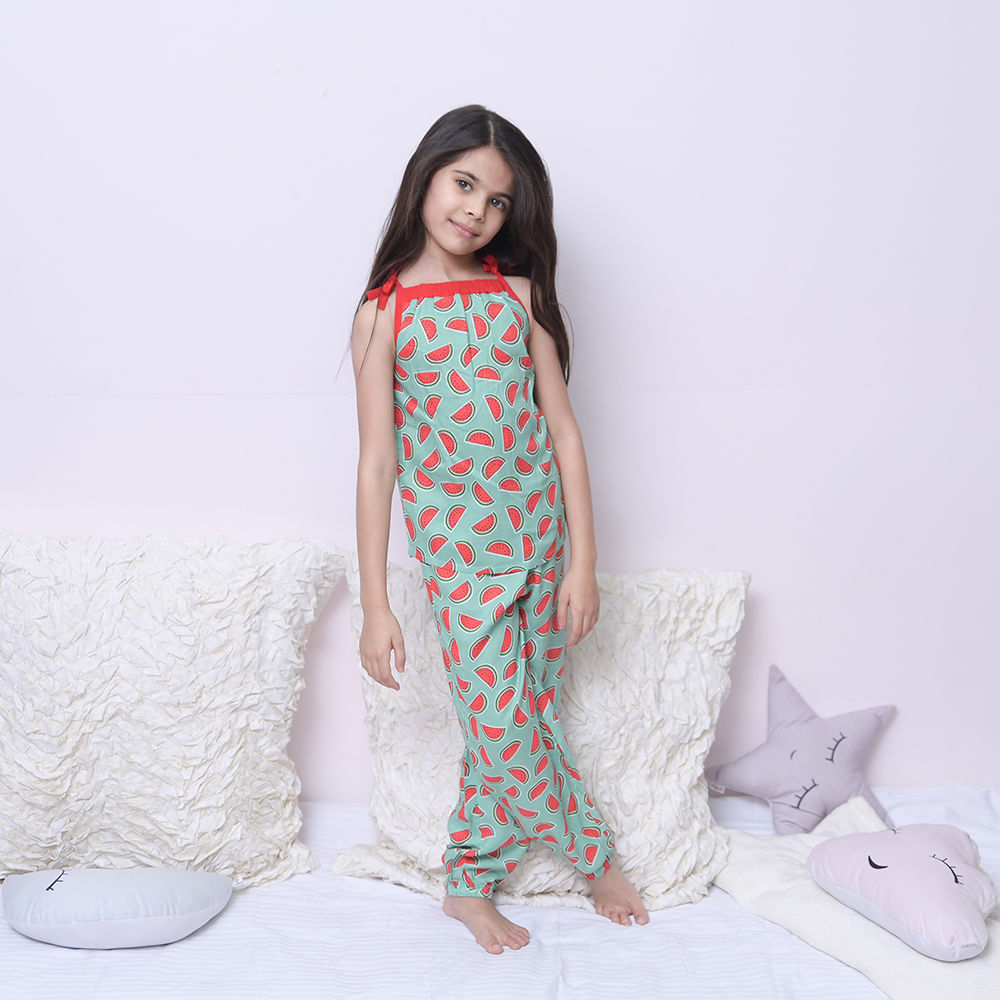 

features material 65 cotton and 35 polyester the actual product