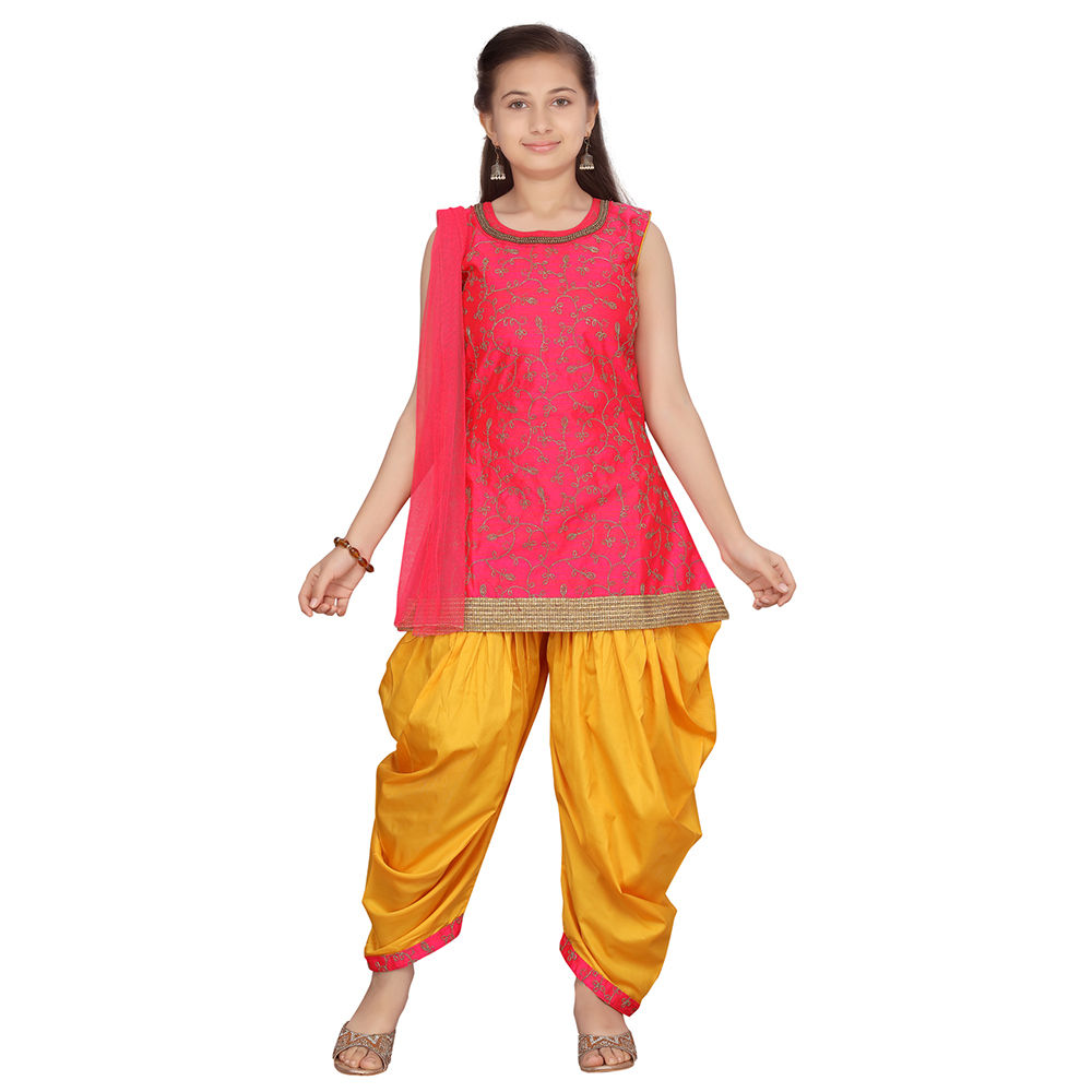 

features material silk the actual product may differ slightly in