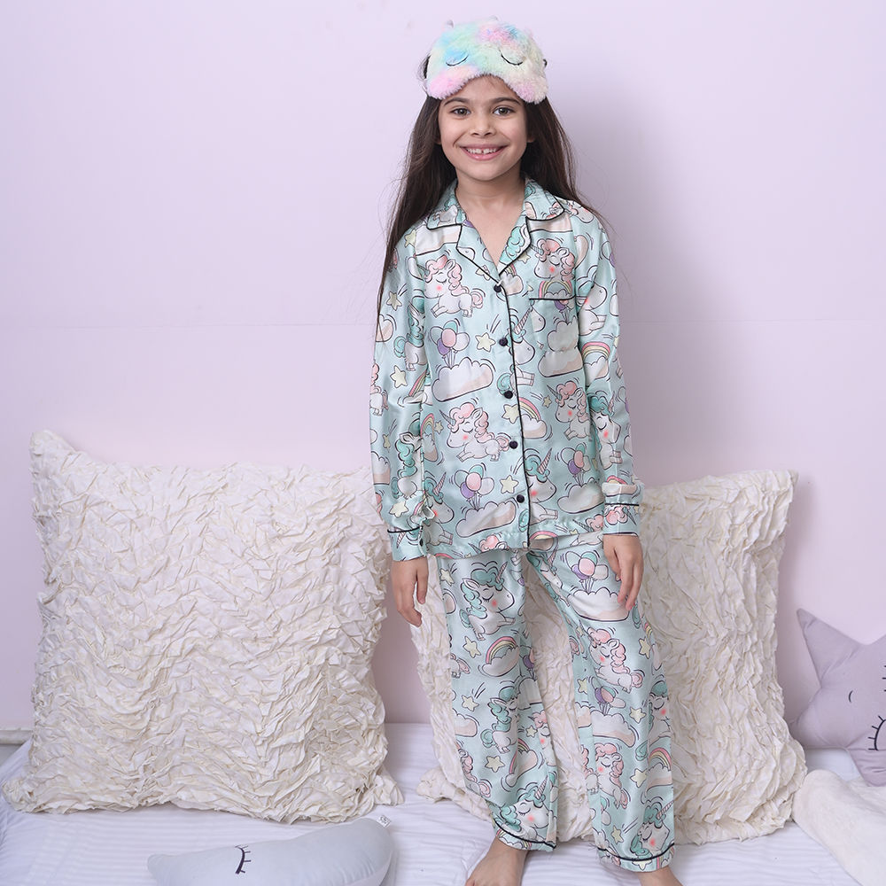 

features material 65 cotton and 35 polyester the actual product