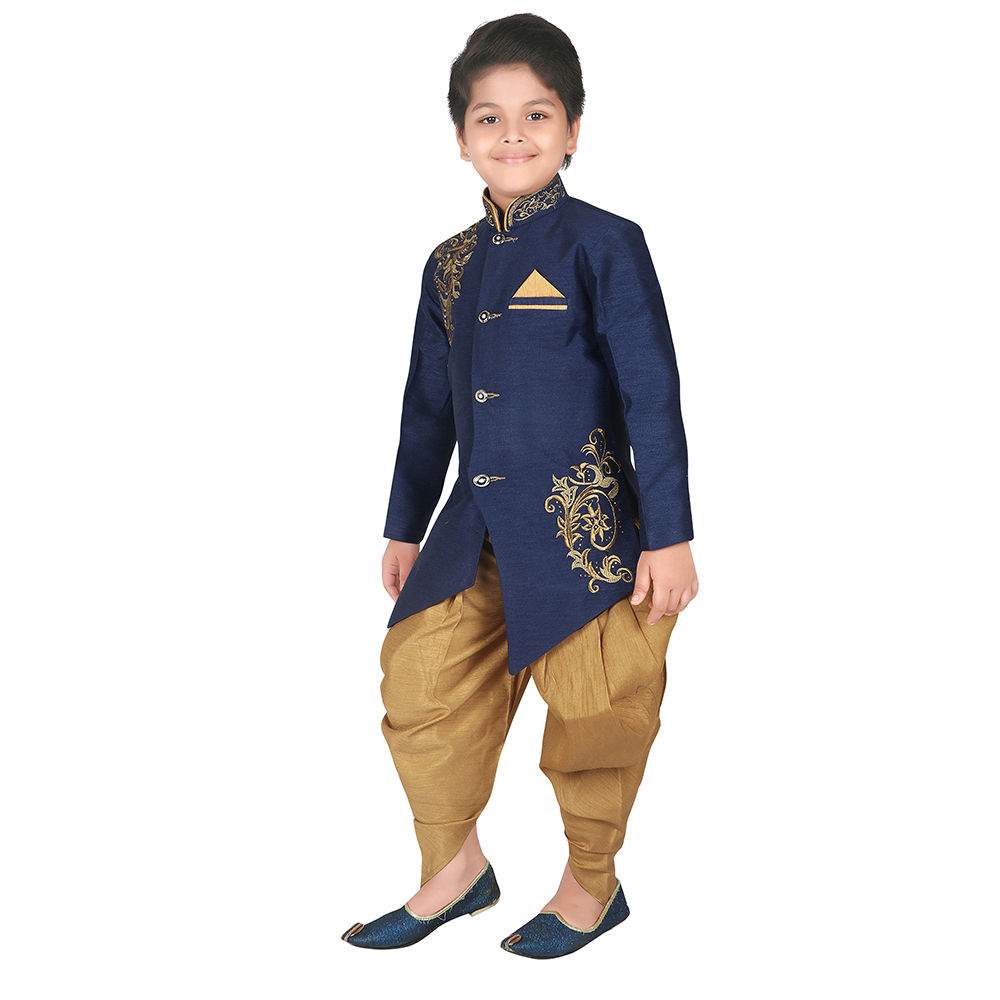

features material silk the actual product may differ slightly in