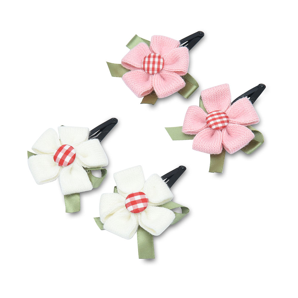 

features offers an eye catchy appeal soft material good quality