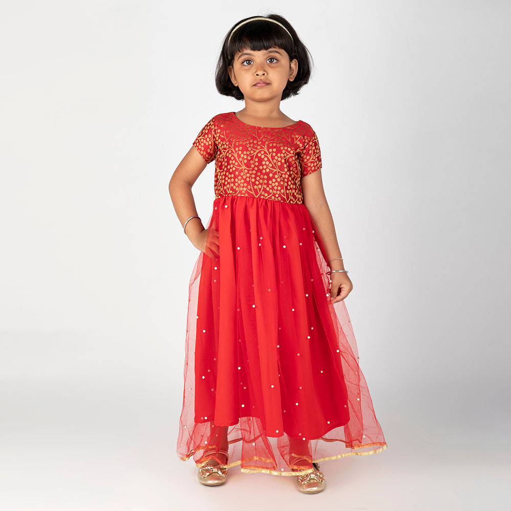 

features material 100 polyester the actual product may differ slightly