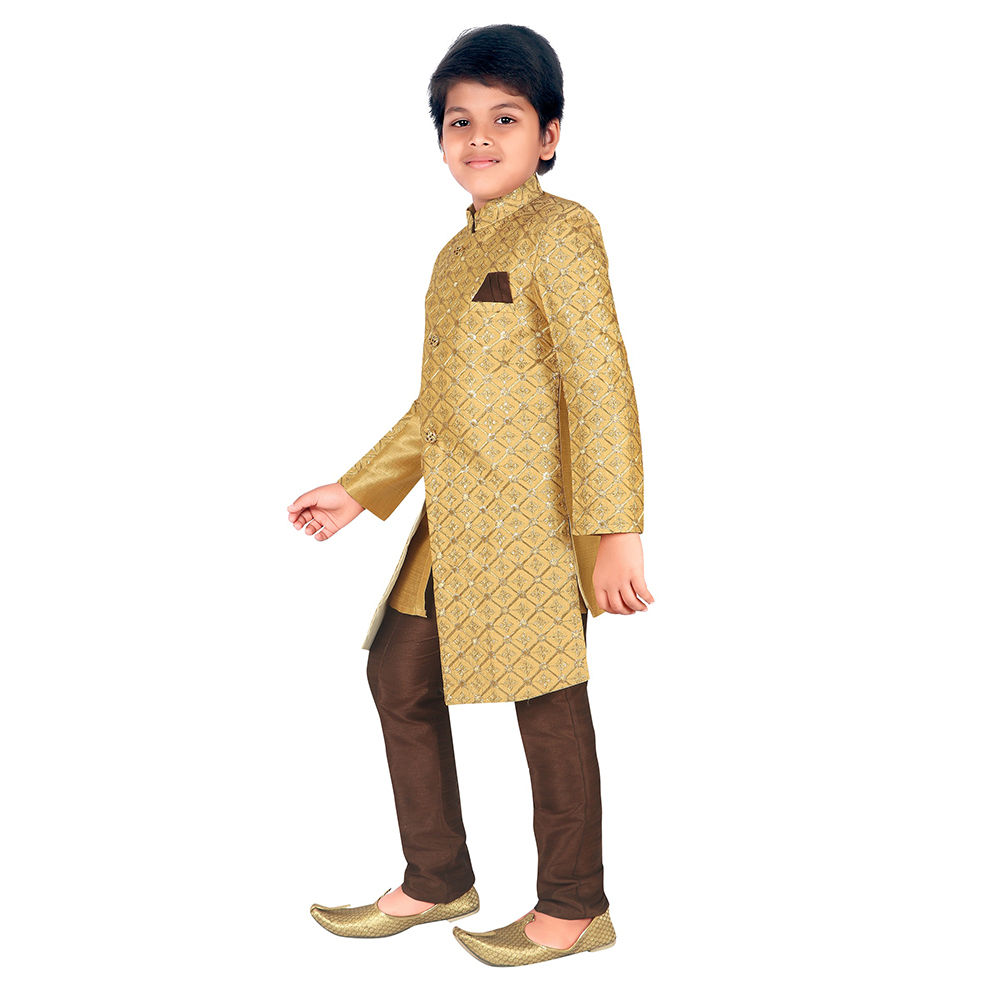 

features material silk the actual product may differ slightly in