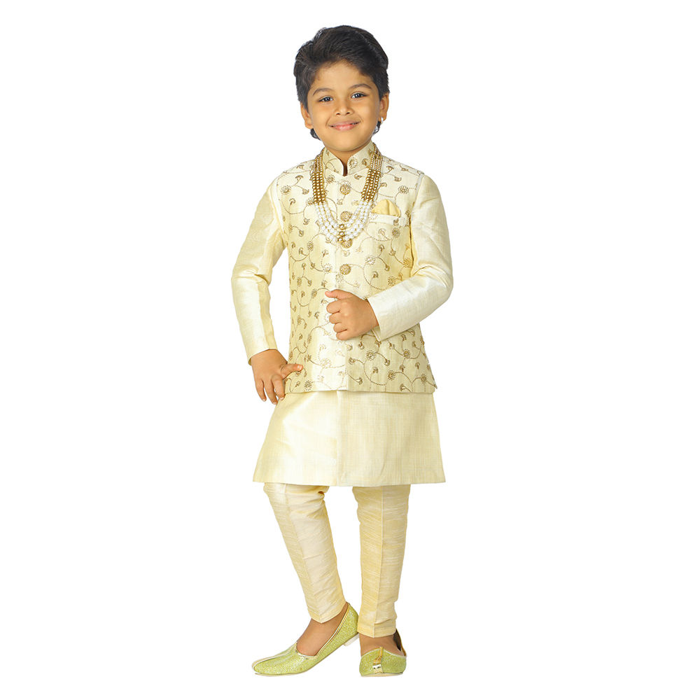 

features material silk the actual product may differ slightly in
