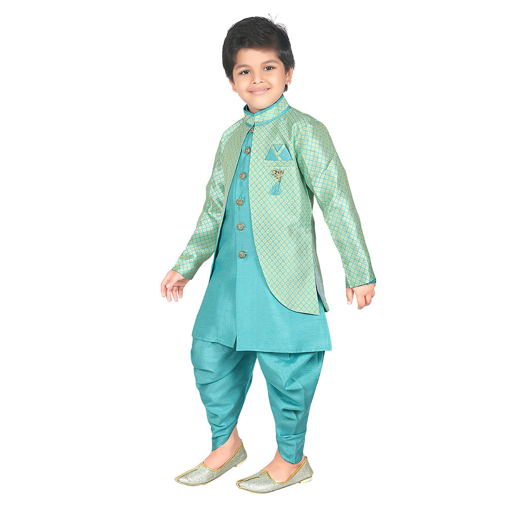 

features material silk the actual product may differ slightly in