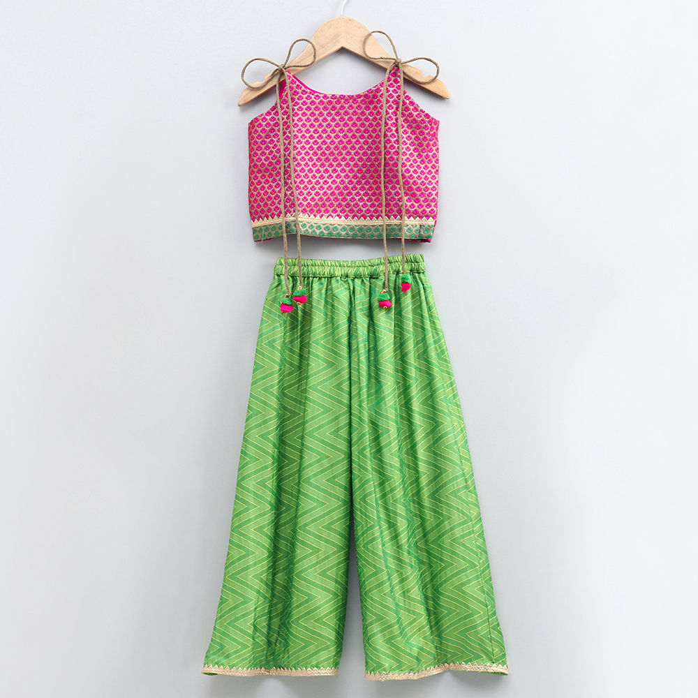 

features material 100 polyester the actual product may differ slightly