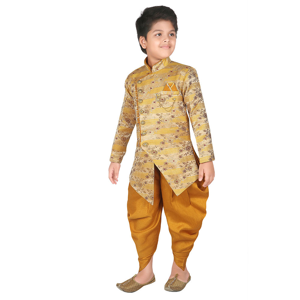 

features material silk the actual product may differ slightly in