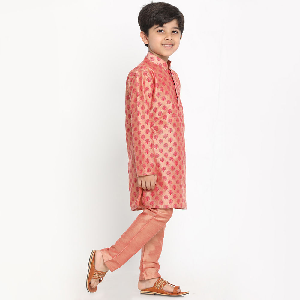 

features material silk blend the actual product may differ slightly