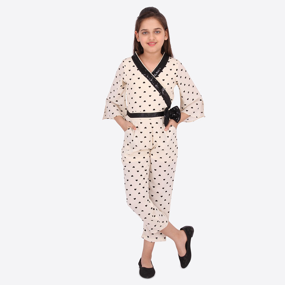 

features material 100 polyester the actual product may differ slightly