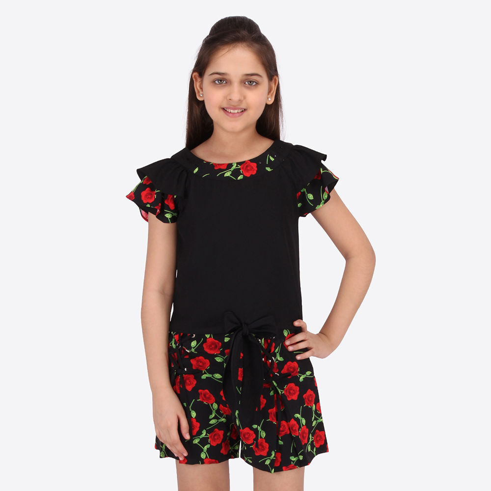 

features material 100 polyester the actual product may differ slightly