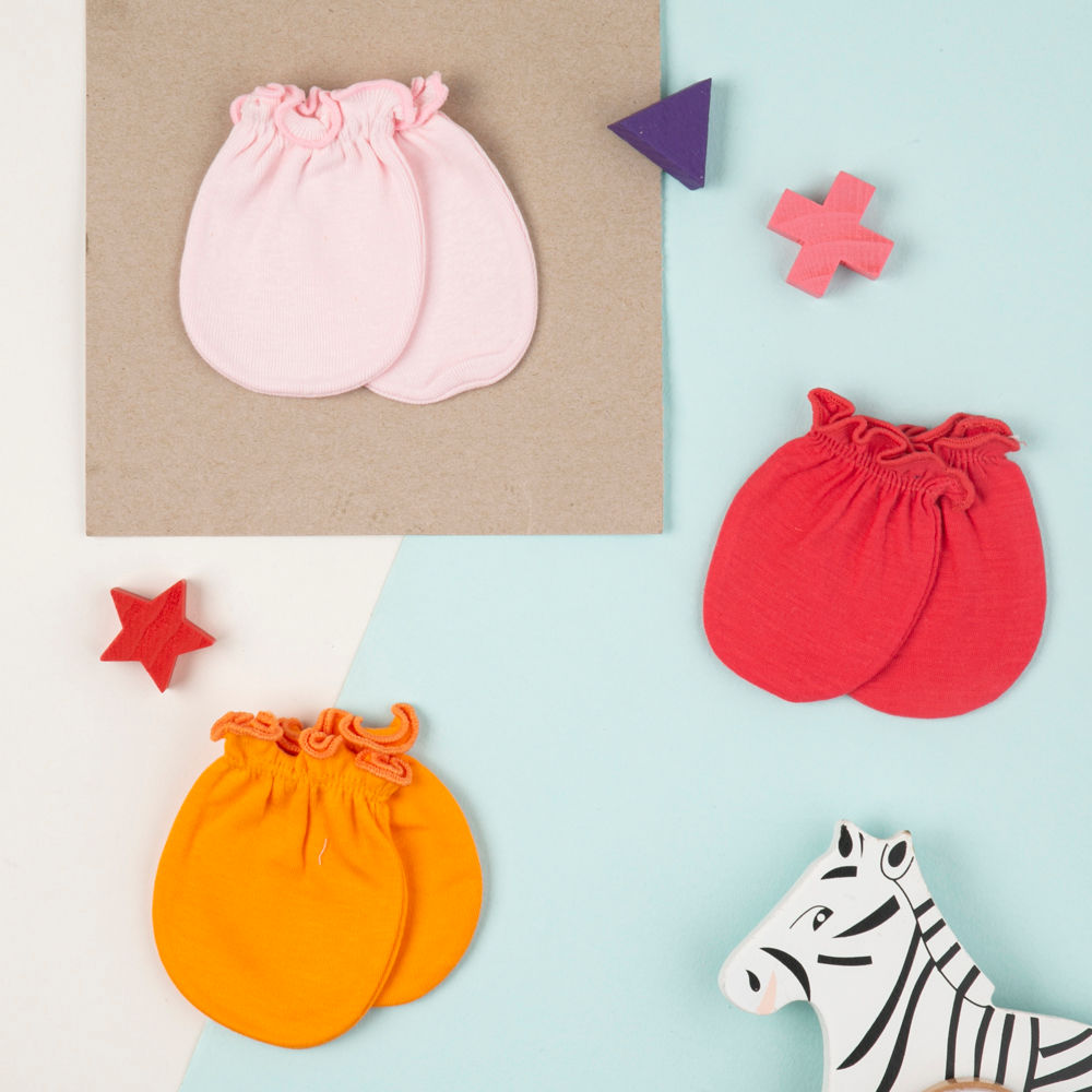 

this is a pack of 3 mittens available in many