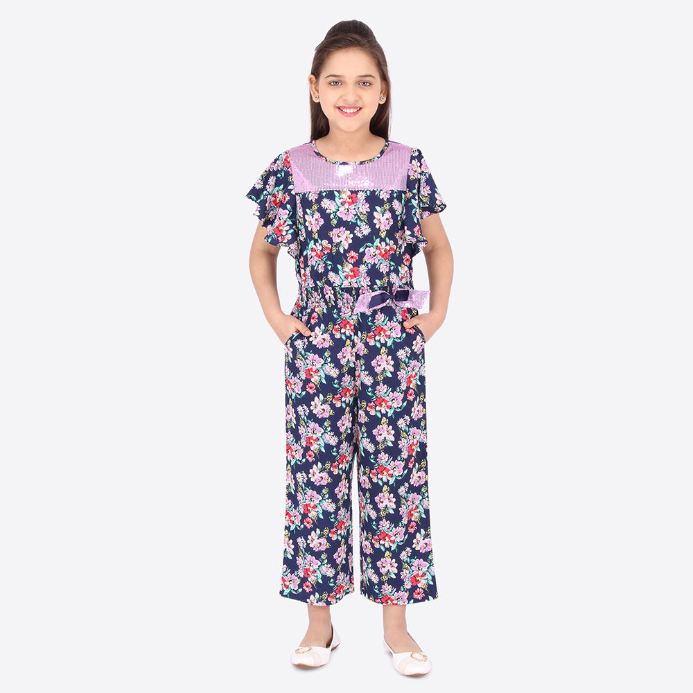

features material 100 polyester the actual product may differ slightly