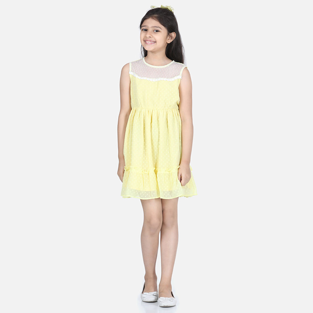 

features material 100 polyester the actual product may differ slightly