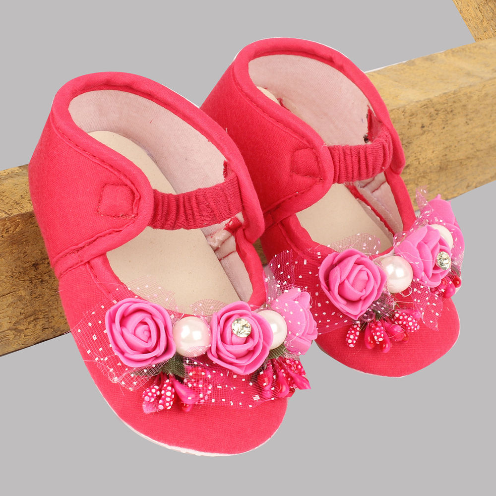 

features materail cotton sole material 100 fabric the actual product