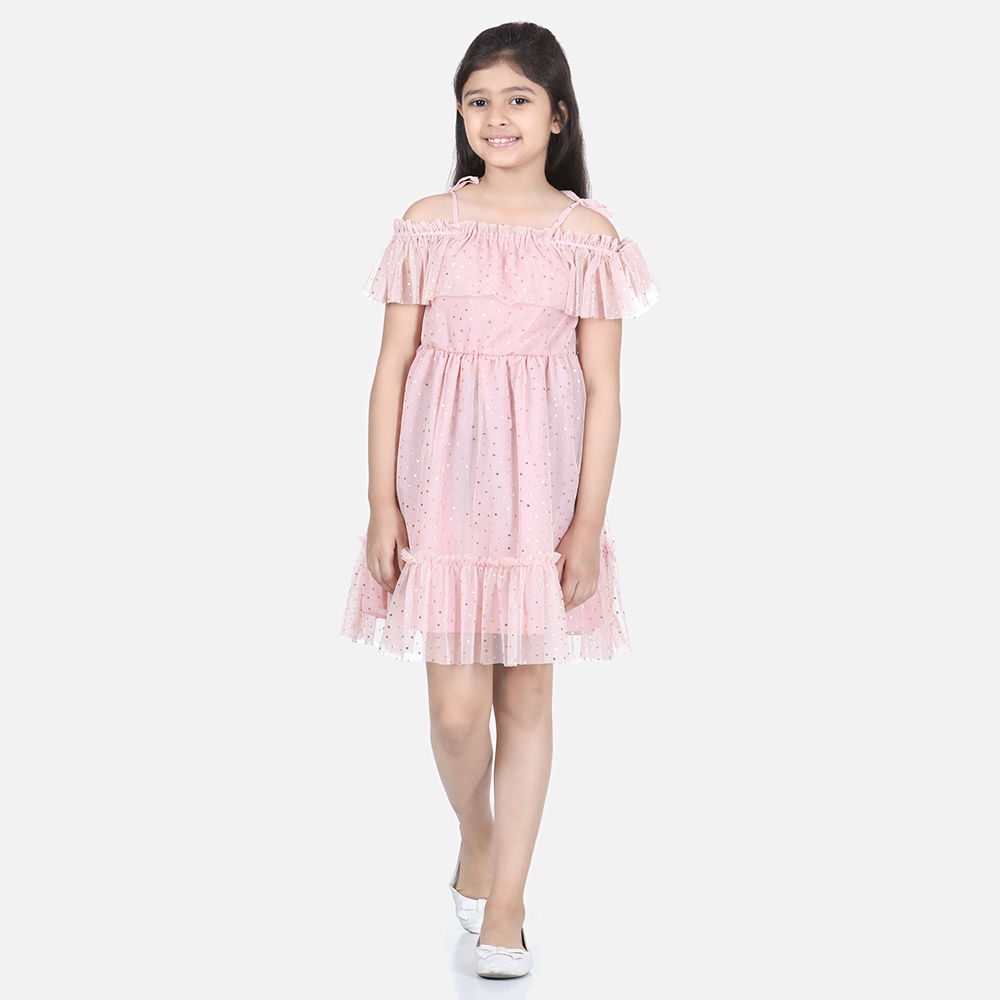 

features material 100 polyester the actual product may differ slightly