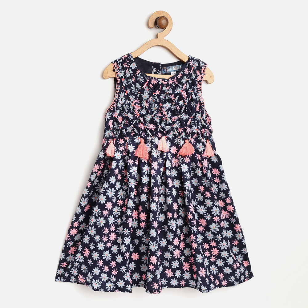 

features material polyester the actual product may differ slightly in