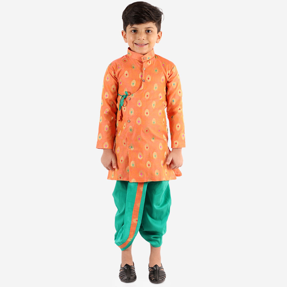 

features material silk blend the actual product may differ slightly