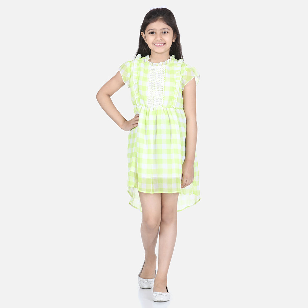 

features material 100 polyester the actual product may differ slightly
