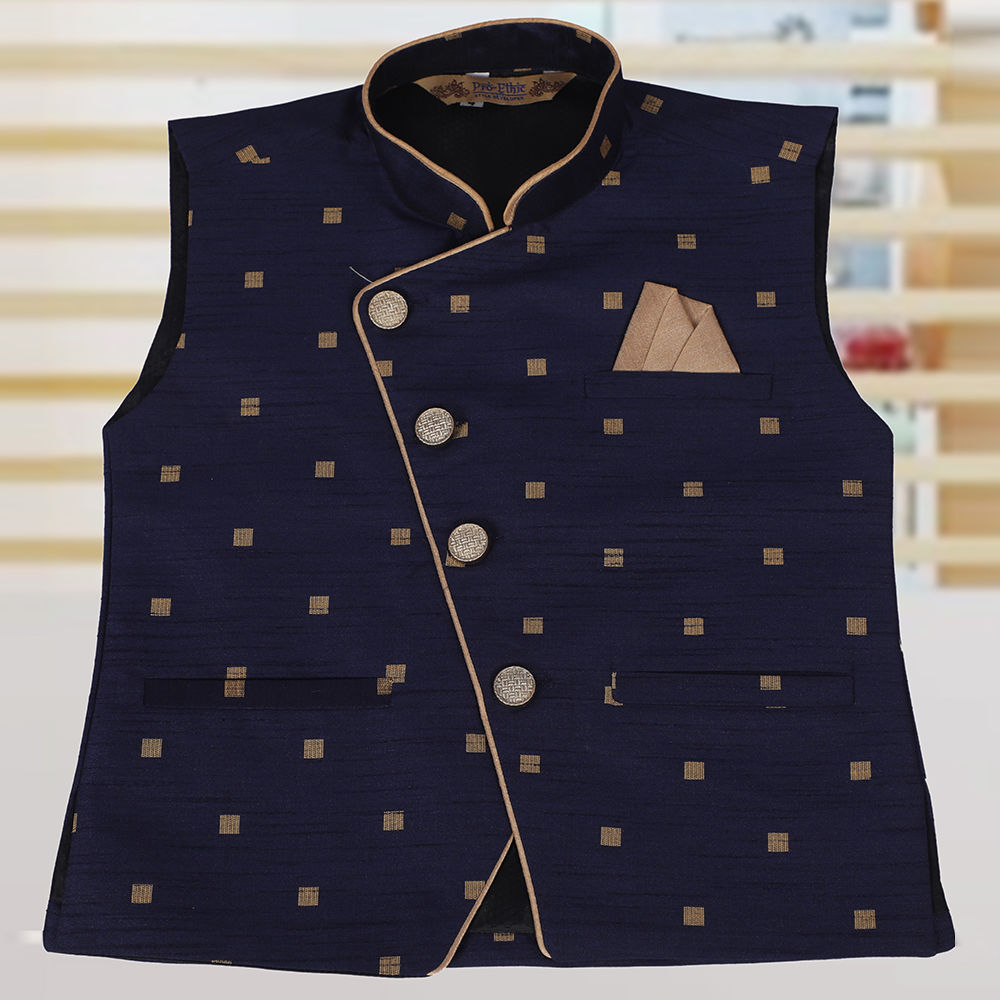 

features material silk the actual product may differ slightly in