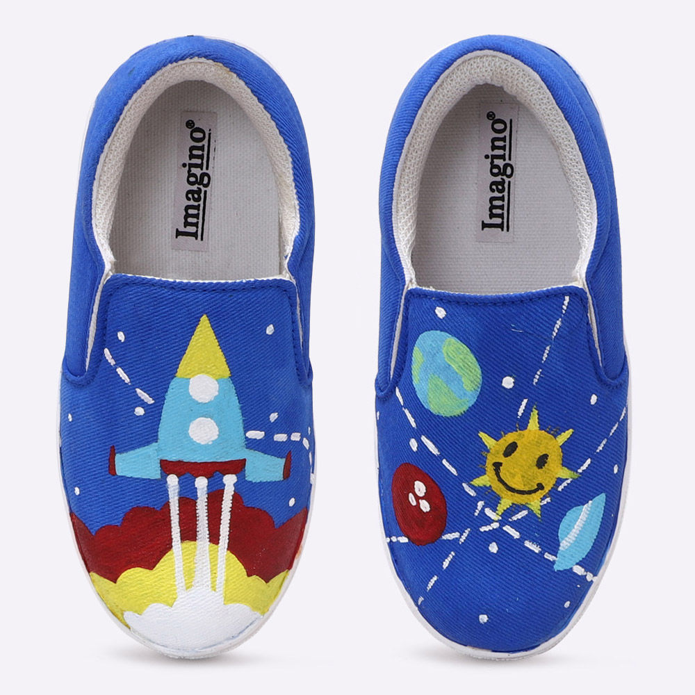 

features upper material synthetic leather the actual product may differ