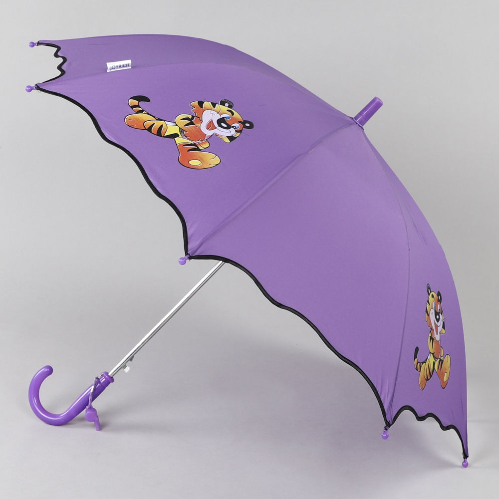 

the umbrella has a comfortable grip to be held and