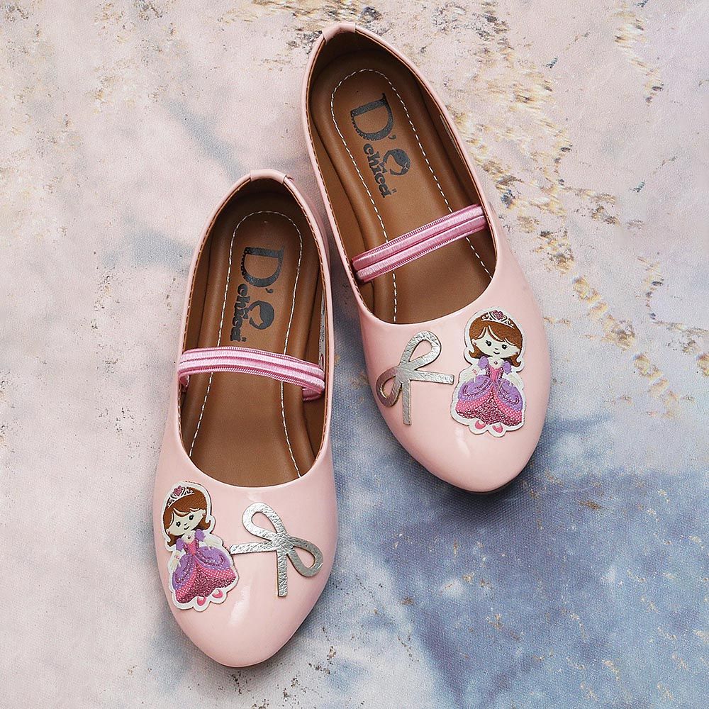 

soft cushioned insole non slip outsoles and easy wearability make