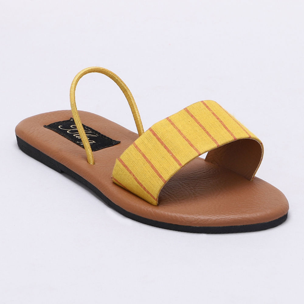 

features upper material fabric sole material pvc the actual product