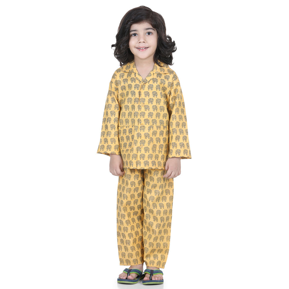 

features material 90 polyester and 10 cotton the actual product