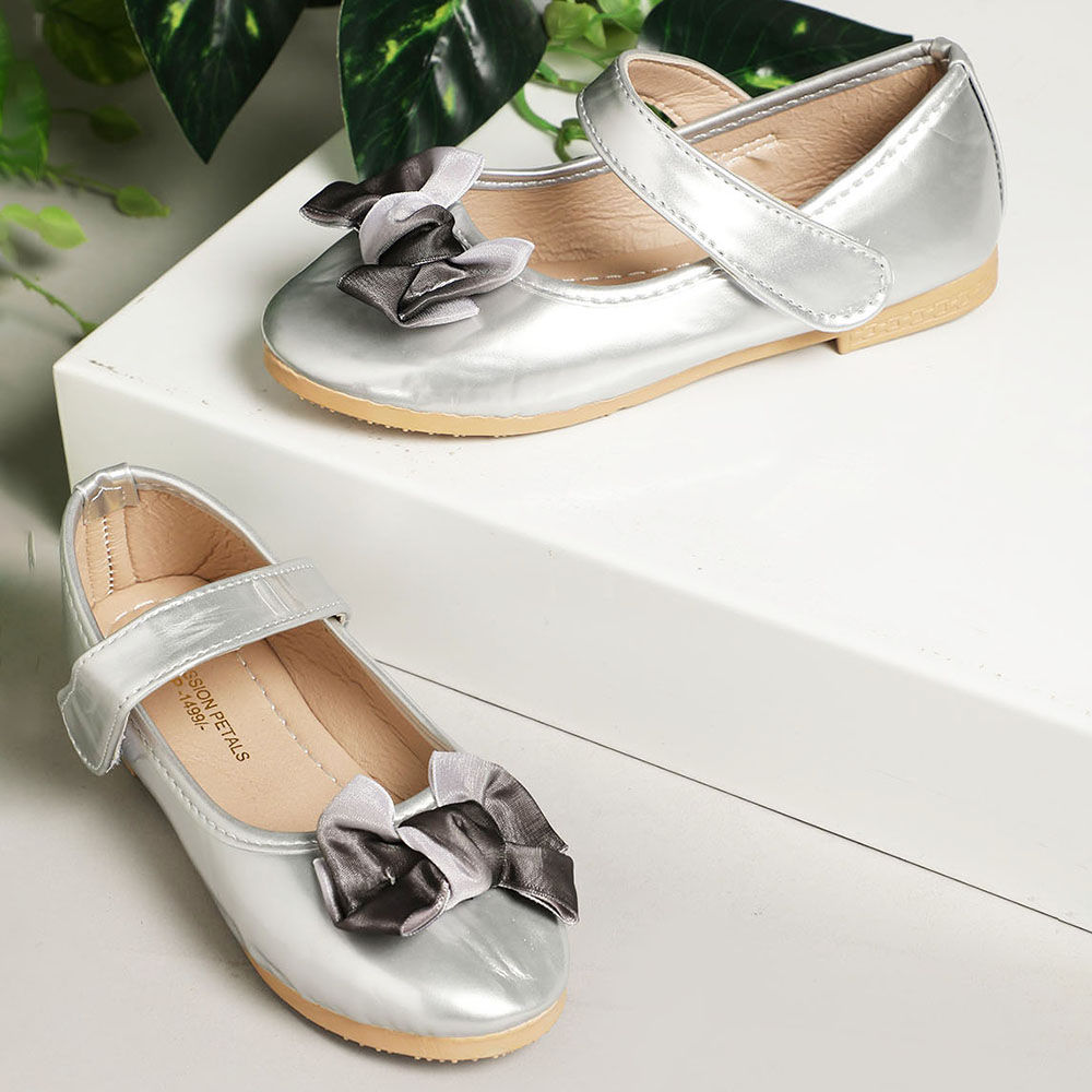 

features outer material 100 eva sole material 100 tpr insole