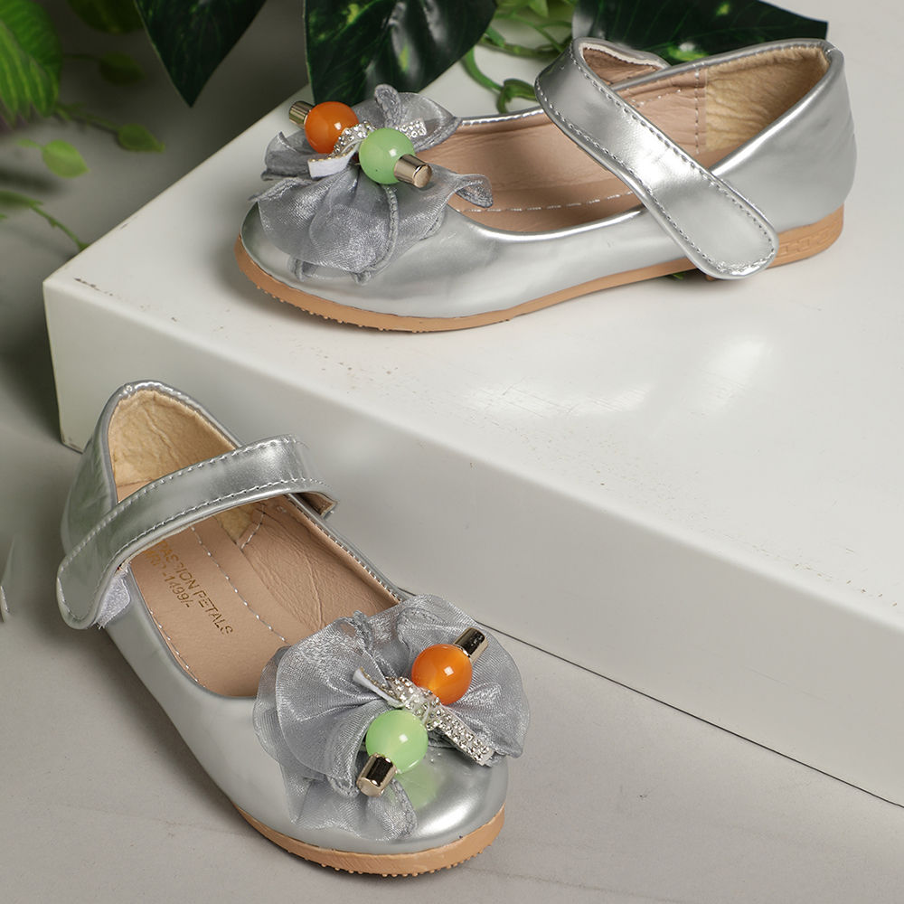 

features outer material 100 eva sole material 100 tpr insole