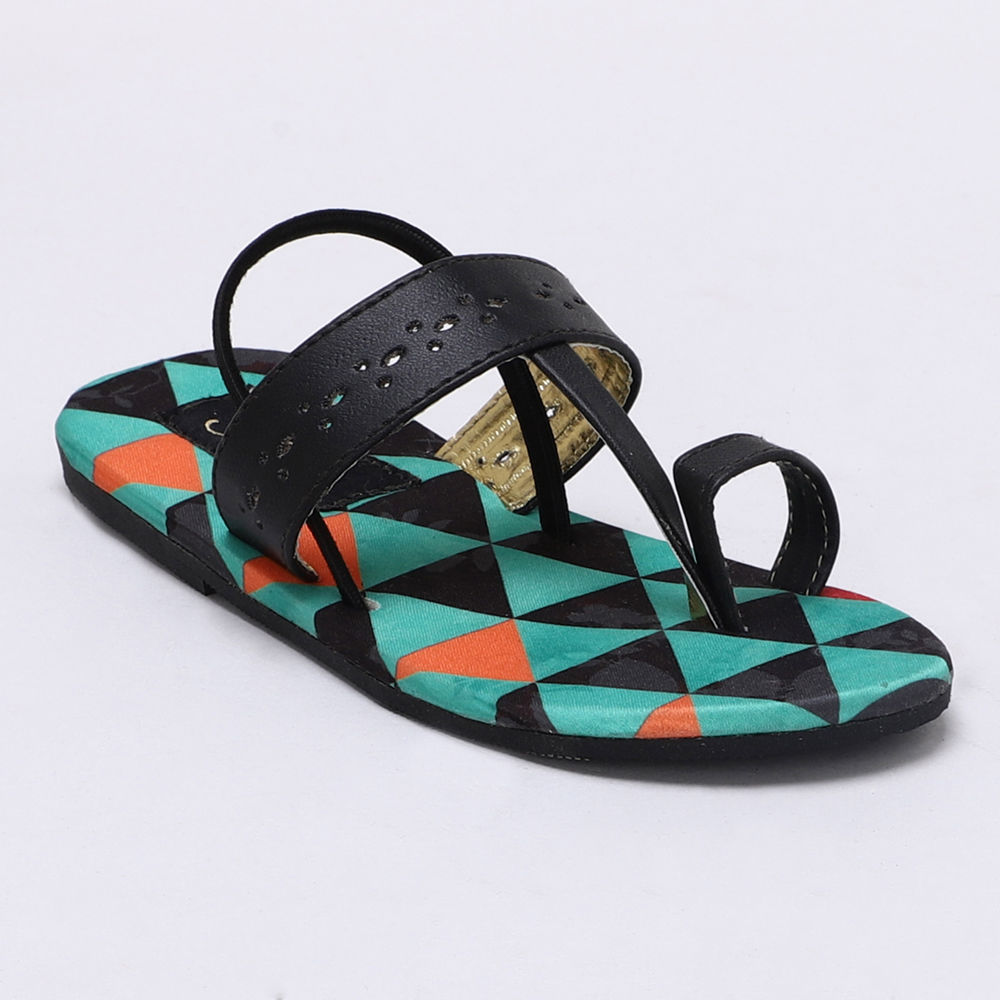 

features upper material fabric sole material pvc the actual product