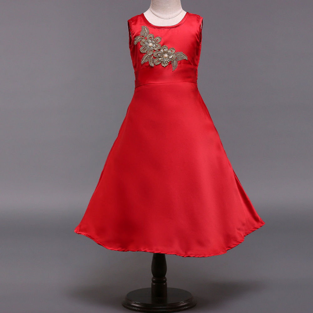 Timeless Charm: The Red Sleeveless Dress - Embrace Effortless Elegance