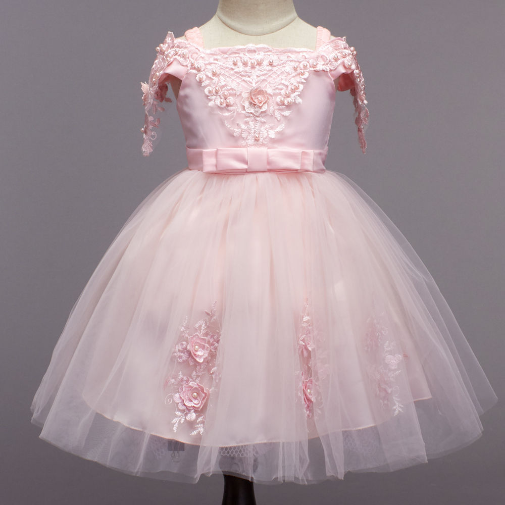 

features material 65 polyester and 35 viscose the actual product