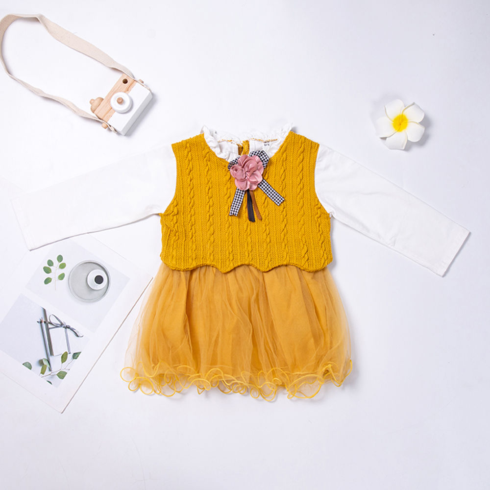 

features material 65 polyetser and 35 cotton the actual product