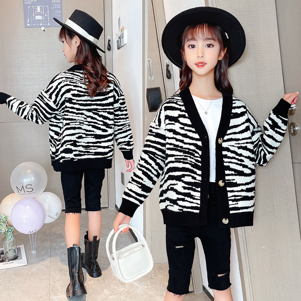 

features material 65 cotton and 35 polyester the actual product