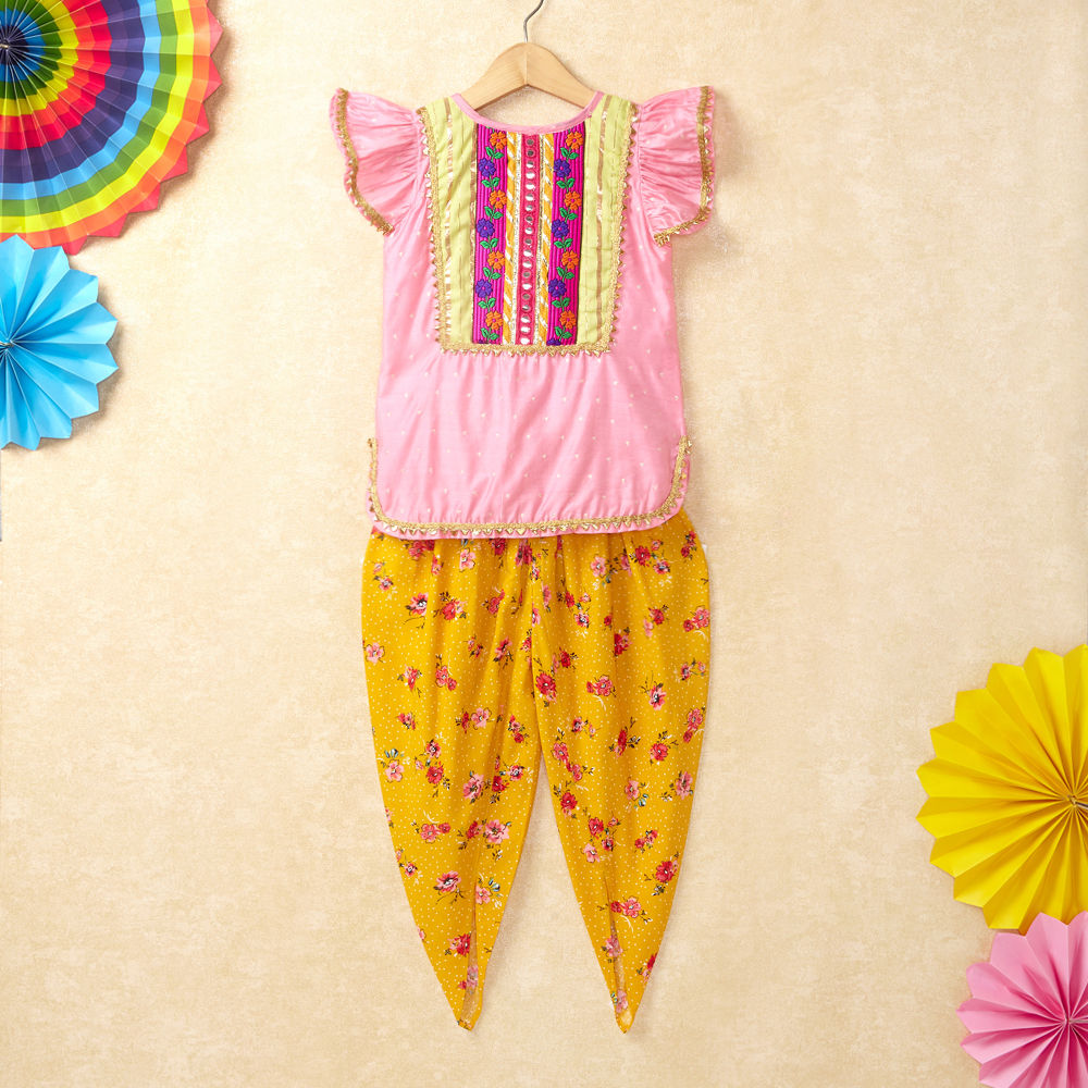 

features material cotton blend the actual product may differ slightly