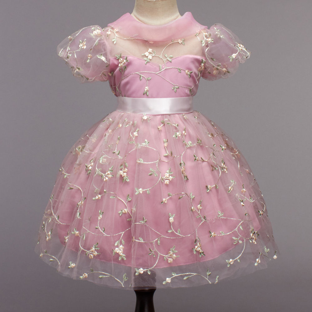 

features material 65 polyester and 35 viscose the actual product