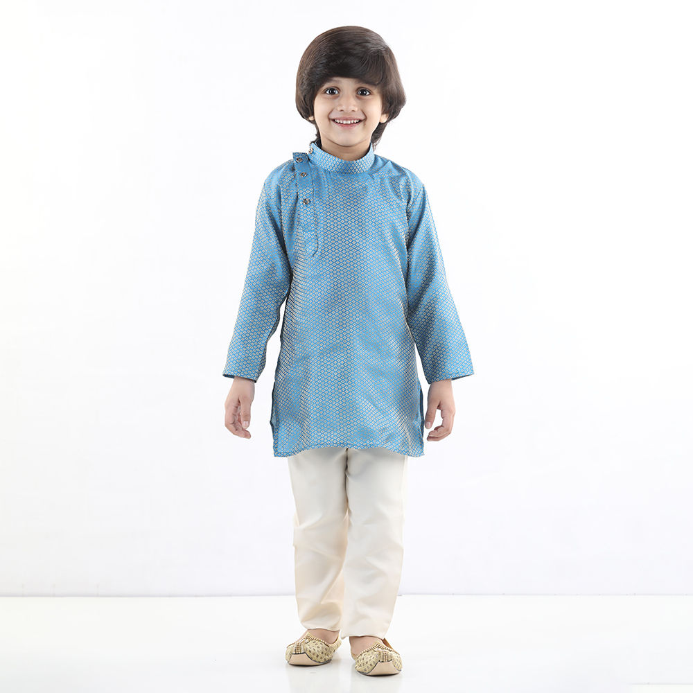 

features material silk blend the actual product may differ slightly