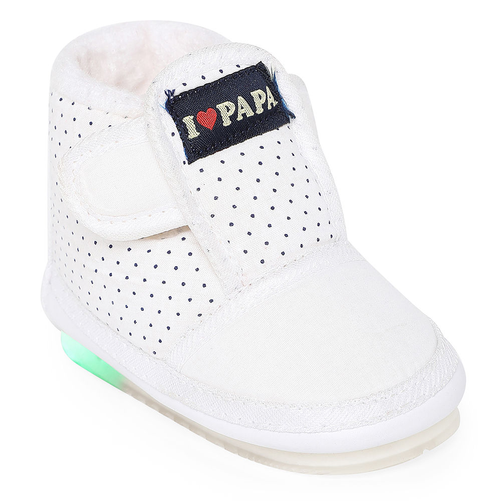 

use cloth to wipe out any dirt from the footwear