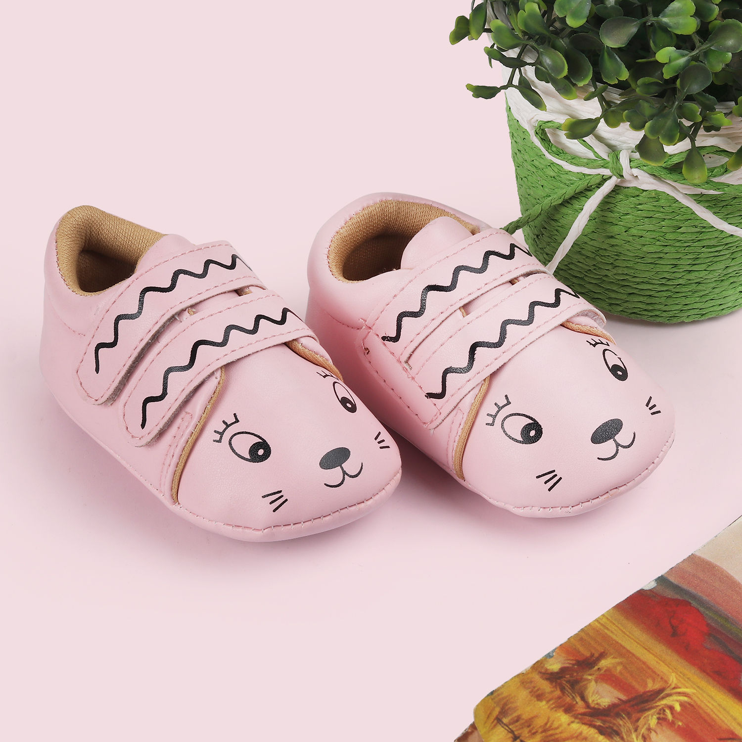 

features material 100 synthetic leather the actual product may differ